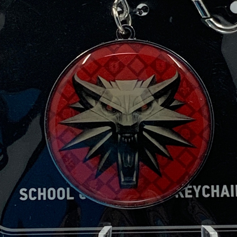 Dark Horse Deluxe The Witcher 3 School of the Wolf‎ Metal Keychain - Picture 2 of 5